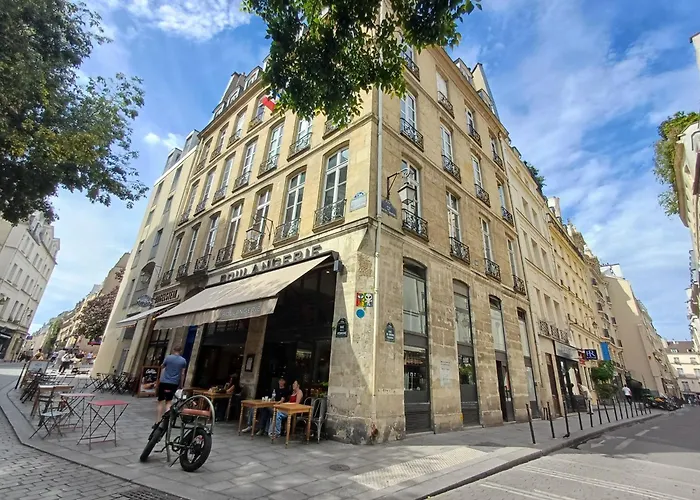 Elegant & Quiet In Le Marais Near De