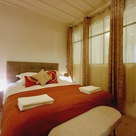 Happy - De Le Marais *