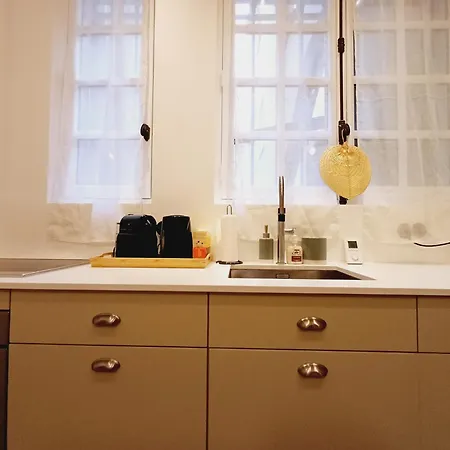 Happy - De Le Marais