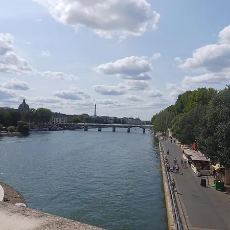 Happy - De Le Marais アパート *