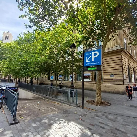 Happy - De Le Marais *