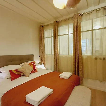 Happy - De Le Marais