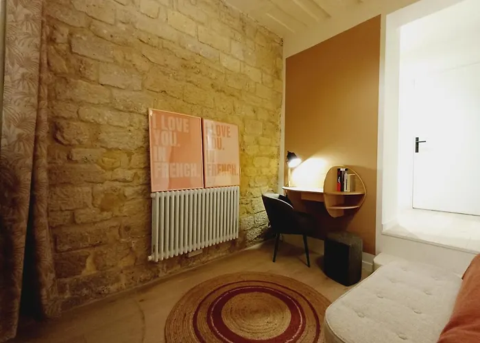 Elegant & Quiet In Le Marais Near De Апартаменты Париж