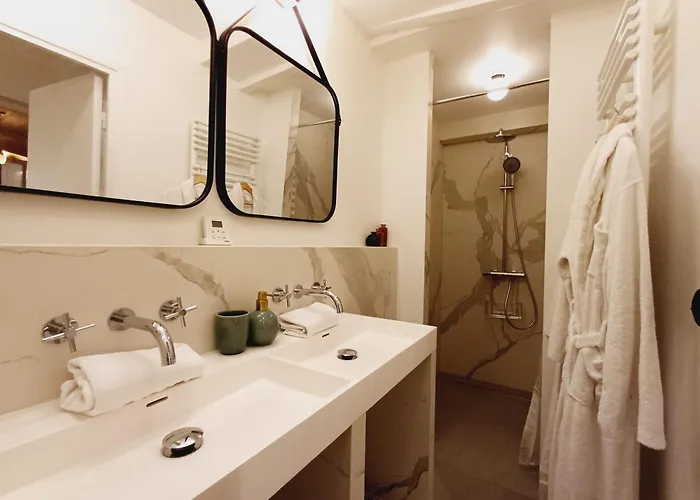 Elegant & Quiet In Le Marais Near De