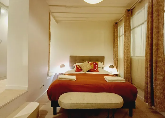 Elegant & Quiet In Le Marais Near De Апартаменты Париж