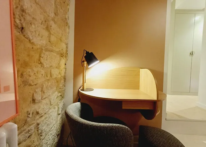 Elegant & Quiet In Le Marais Near De Апартаменты Париж