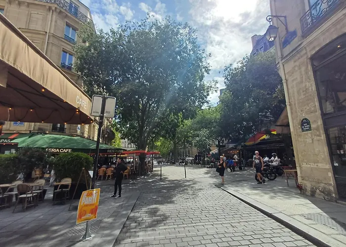 Elegant & Quiet In Le Marais Near De Апартаменты Париж